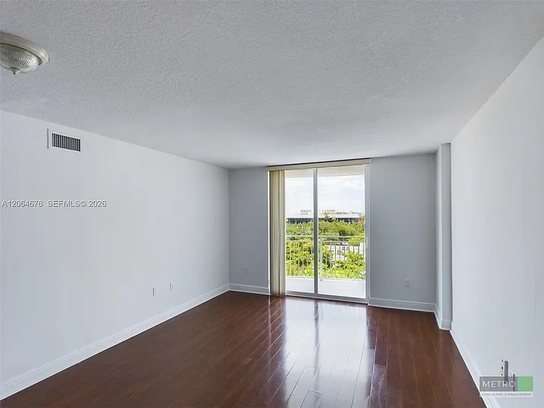 60 NW 37th Ave #603 — Photo 4