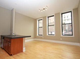 817 Sansom St #C, Philadelphia, PA 19107