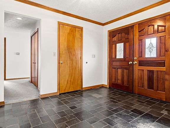 4th image of 959 Southpoint Cir