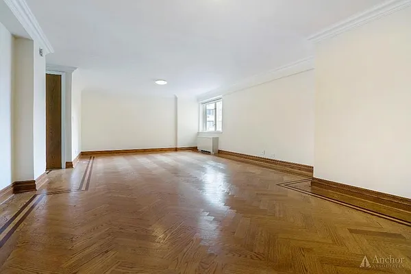 Rented by Anchor Associates | media 10