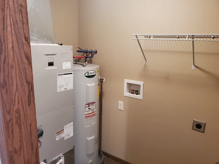 706 Kennedy Dr #5 — Photo 8