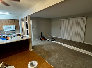 801 Little St APT 1, Highland, IL 62249