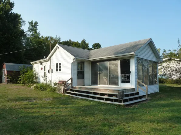 13553 & 13545 Young Dr, Hudson, MI 49247