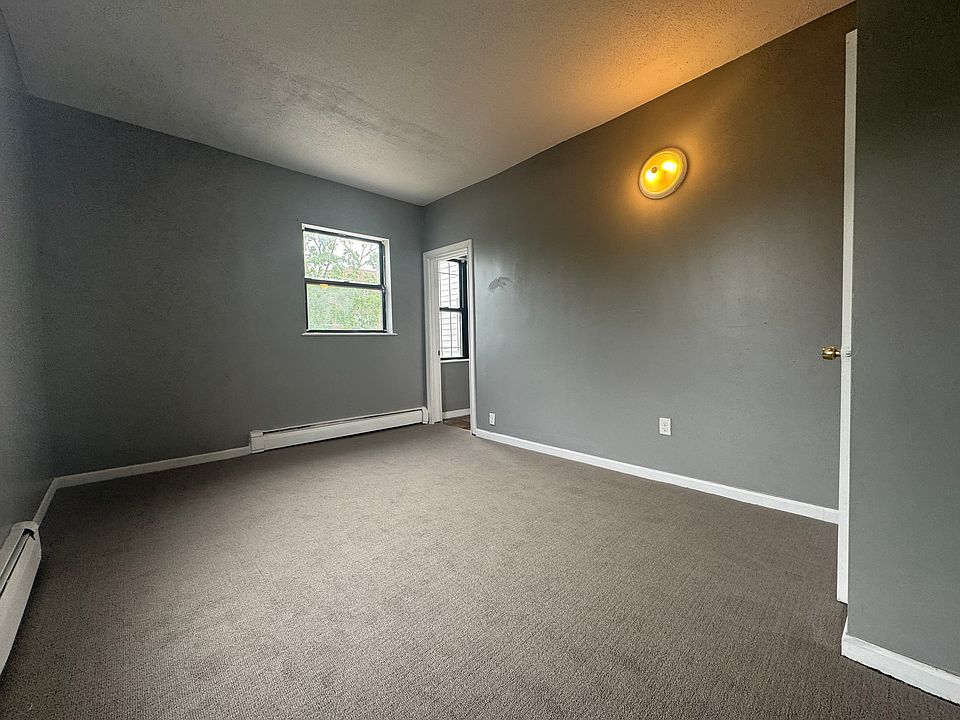 1st image of 17 Ashley St #2R