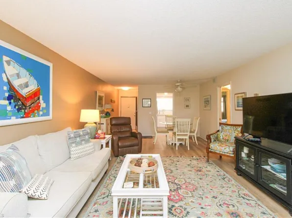 1020 Palm View Dr #C-104, Naples, FL 34110
