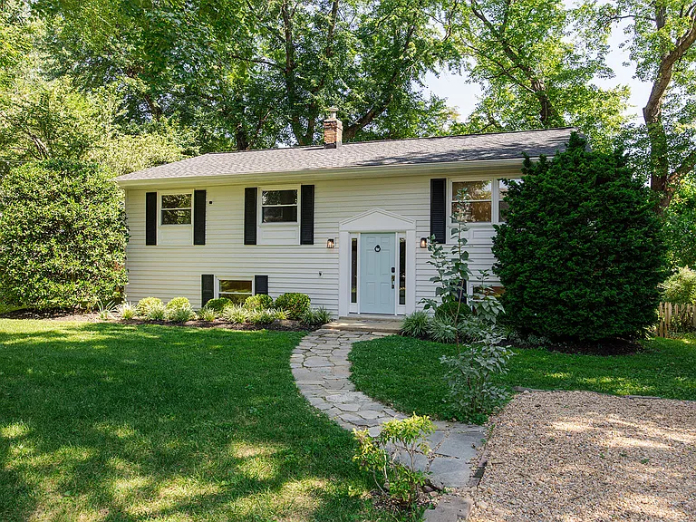 502 Stonewall Ave — Photo 1