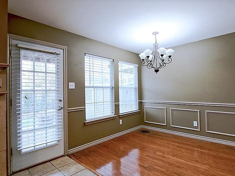 12649 Bay Ave — Photo 11