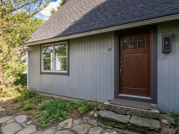 97 Crossbrook Ave, Amherst, MA 01002