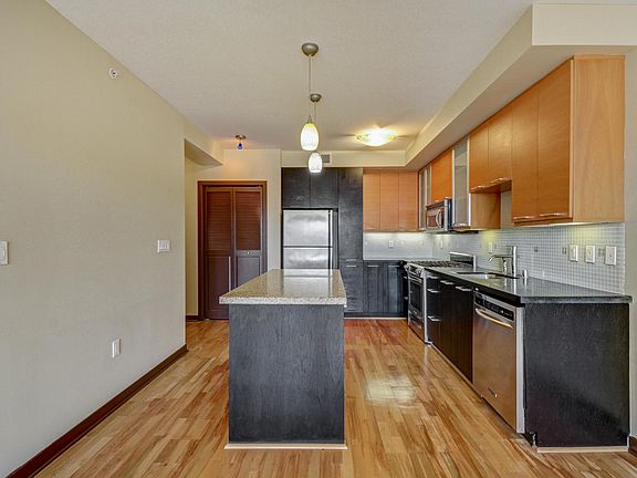 5th image of 170 King St Unit 1109