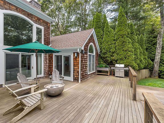 4th image of 22 Woodruff Ln