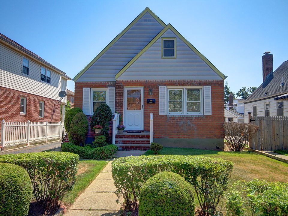 1st image of 7935 Langdale St