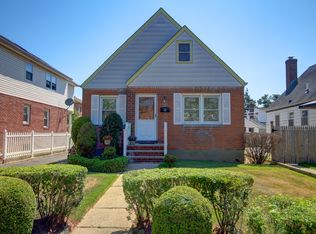 7935 Langdale St, New Hyde Park, NY 11040