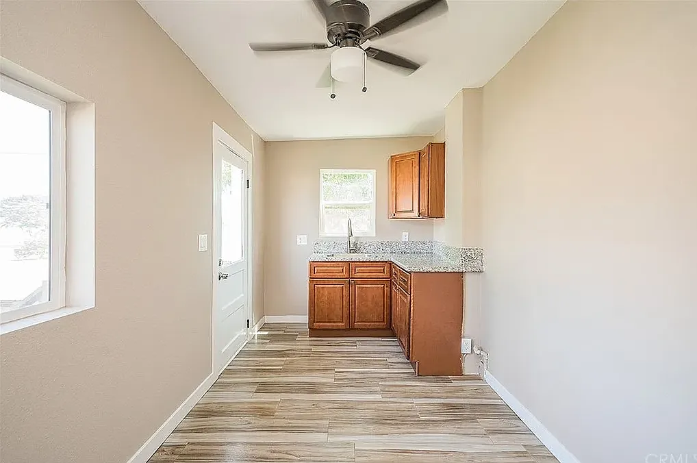 Studio, 300 sqft, $1,100 — Photo 3