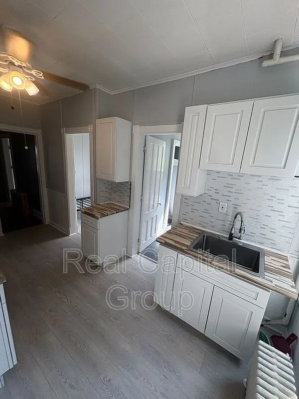 3 bed, 1.0 bath, $2,495 — Photo 3