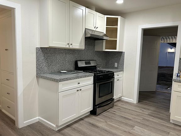 2nd image of 410 Jefferson St