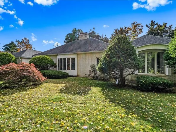 61 Flagg Road, West Hartford, CT 06117