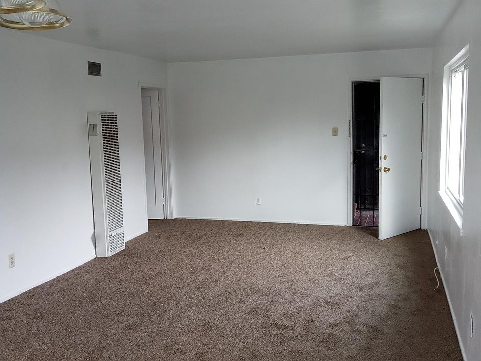 2nd image of 5807 Walnut St #5807