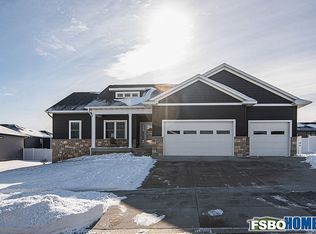 2326 Blythe Blvd, Cedar Falls, IA 50613
