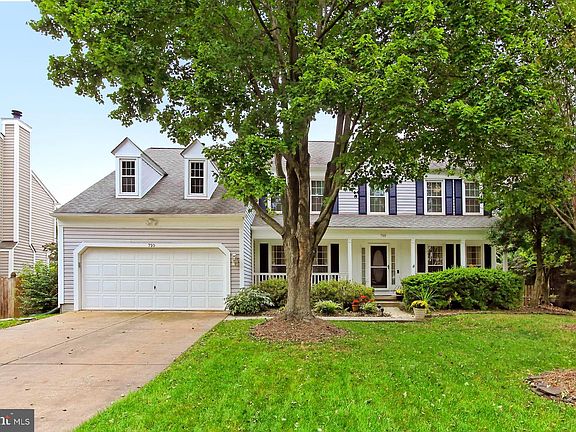 3rd image of 710 Clairmont Ct NE