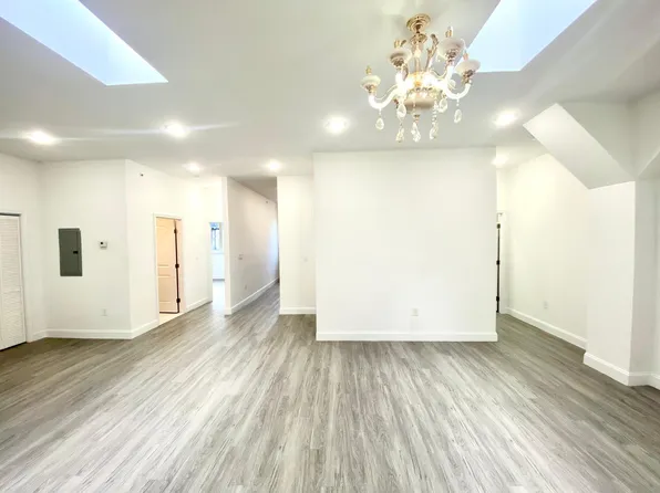 439 N 13th St, Philadelphia, PA
