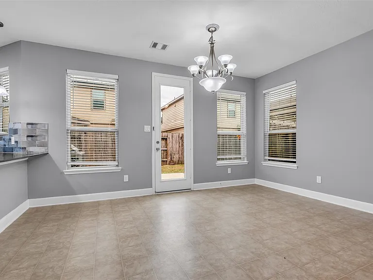 2707 Volute Ct — Photo 9