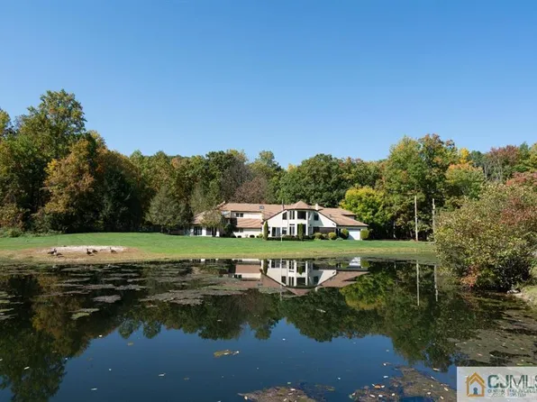 312 Sunset Rd, Pompton Plains, NJ 07444