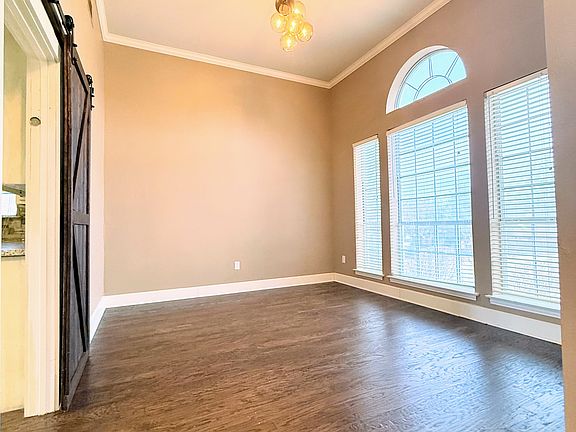 5th image of 1516 Mission Hills Ln
