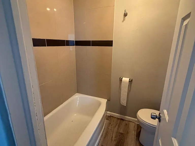 1544 Beeler St #7 — Photo 2