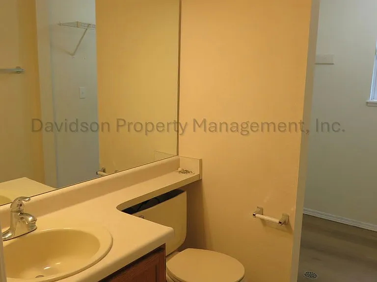 3280 Richmond Dr — Photo 6