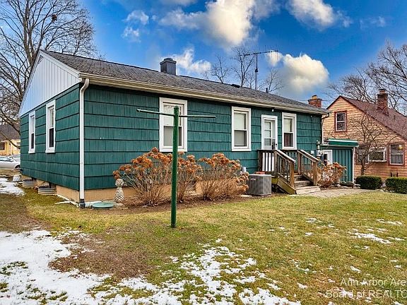 4th image of 903 Hillside Ct