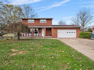 104 Carolyn Dr, Coraopolis, PA 15108