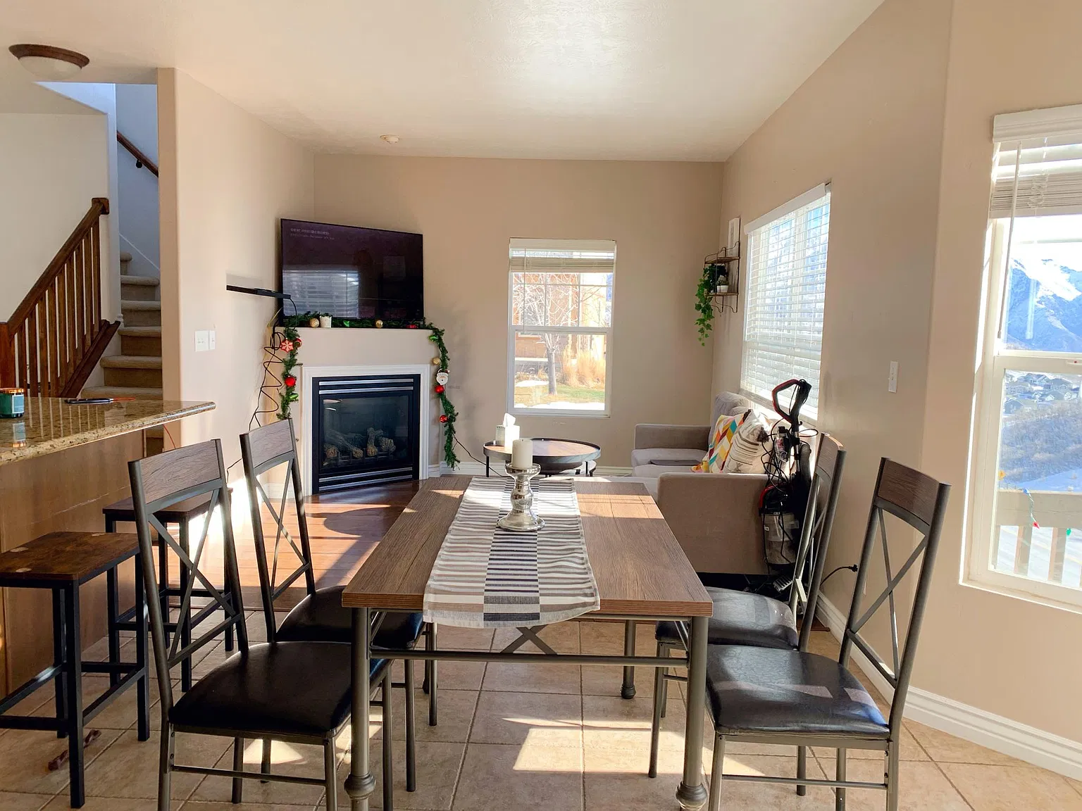 2198 E Whitekirk Way — Photo 4