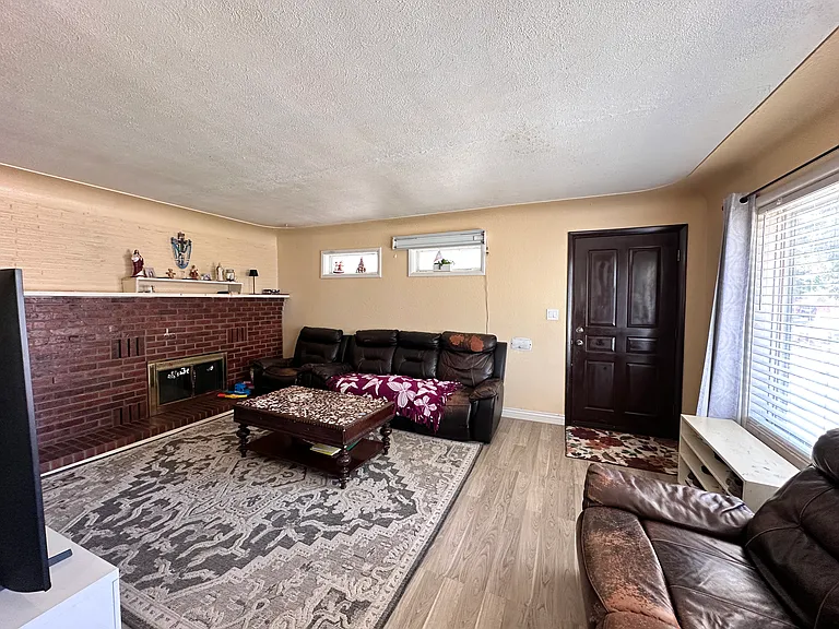 2240 Nome St — Photo 4