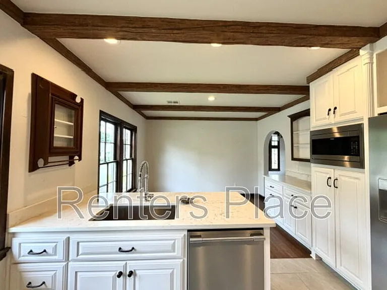 1904 S Yorktown Ave — Photo 14