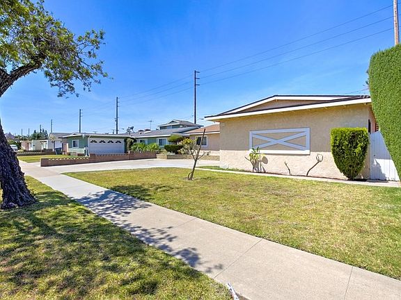 4th image of 8589 San Romolo Way