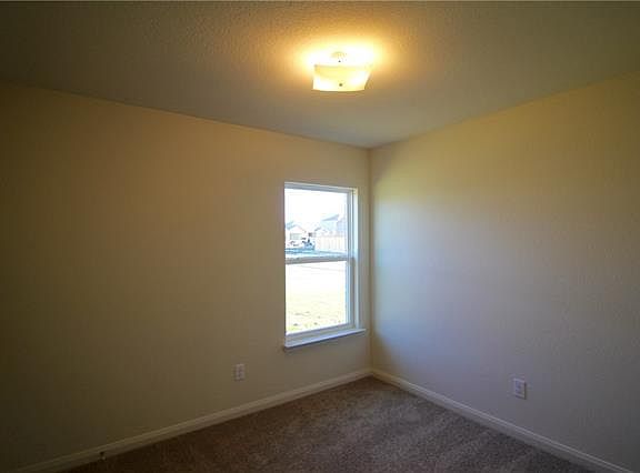 4th image of 218 Silver Leaf Dr