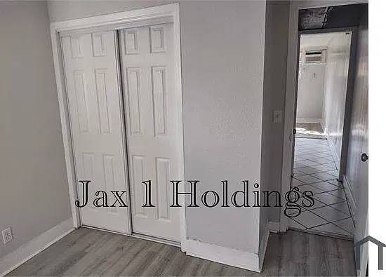 1 bed, 375 sqft, $700 — Photo 2
