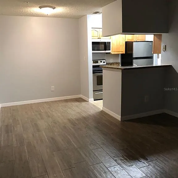 224 Afton Sq #304 — Photo 4
