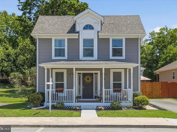 35 N Maple Ave, Smithsburg, MD 21783