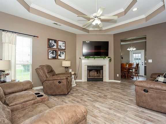 4th image of 7591 Spencer Ln