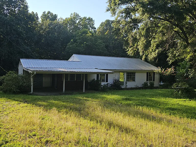 901D Gibson Rd — Photo 1