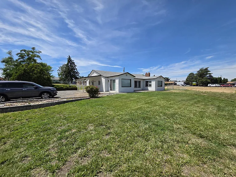 1325 N Cleveland St — Photo 3