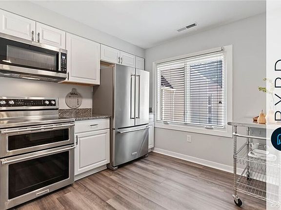 5th image of 206 Water Pointe Ct