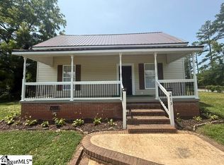 213 Magnolia St, Clinton, SC 29325