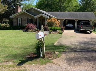 97 Reeves Rd, Columbus, MS 39702