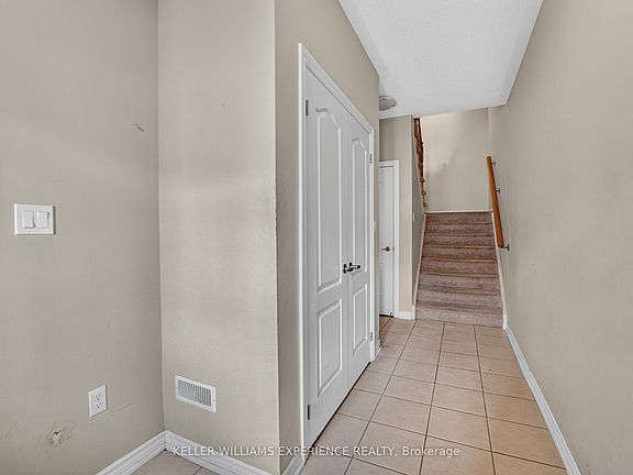 5th image of 39 Milson Cres