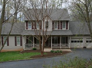 111 Valley Dr, Black Mountain, NC 28711