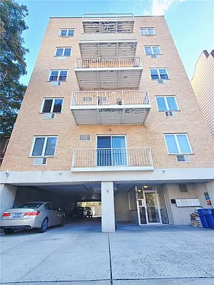 Sold by Remax Real Estate Professionals | media 1