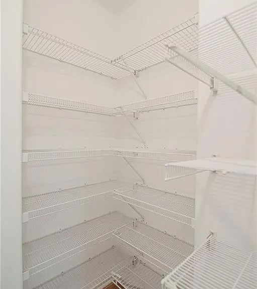 4012 Erin Dr — Photo 29