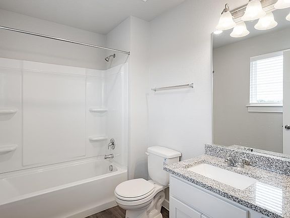 4th image of 520 Powell Dr #1702